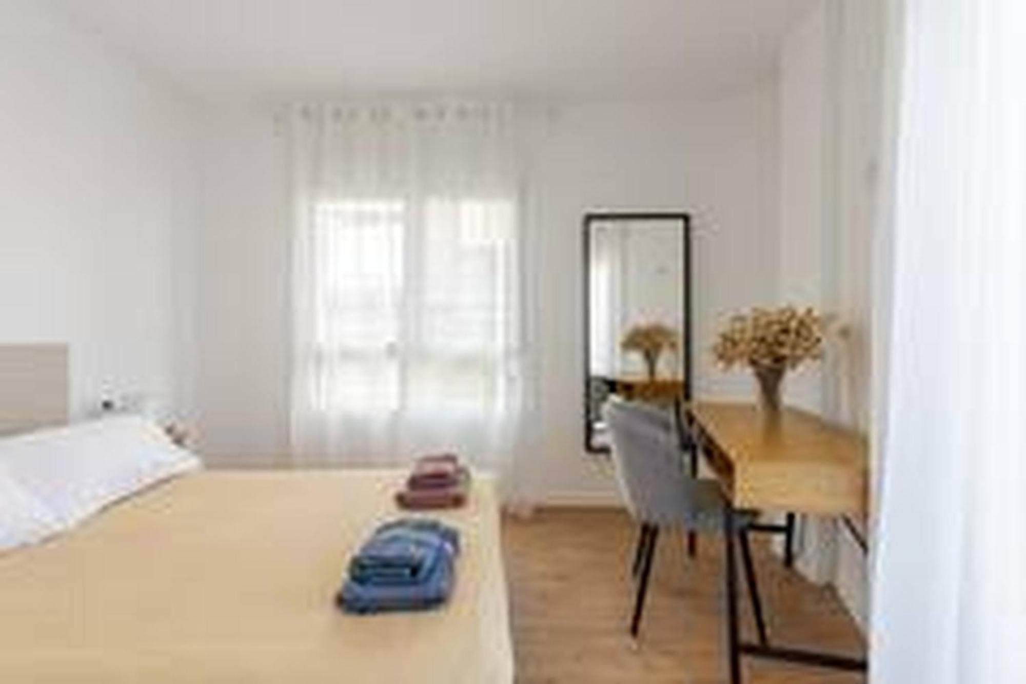 Apartamentos Nuevo Con Aire Y Wifi Aguilas Exterior photo