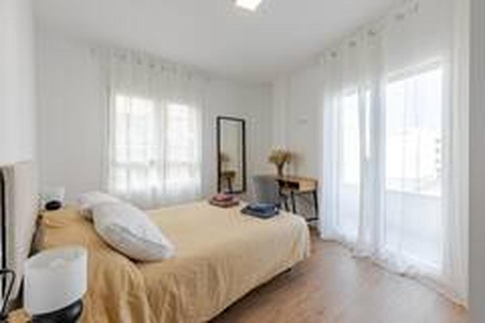 Apartamentos Nuevo Con Aire Y Wifi Aguilas Exterior photo